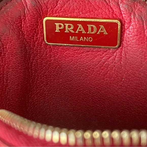 PRADA SAFFIANO LEATHER CIRCULAR WRISTLET POUCH⭐️AuThEnTiC - Picture 4 of 8